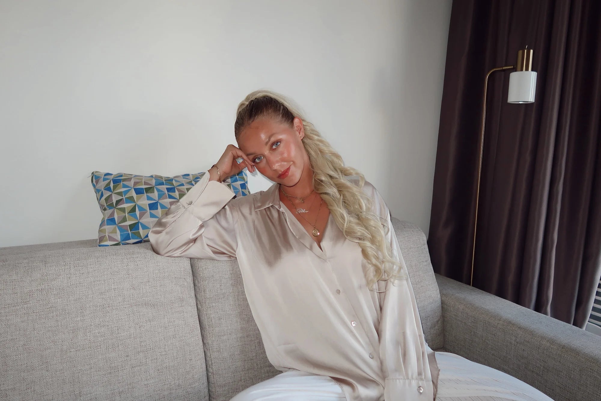 Angel (warmes Platin gesträhnt)